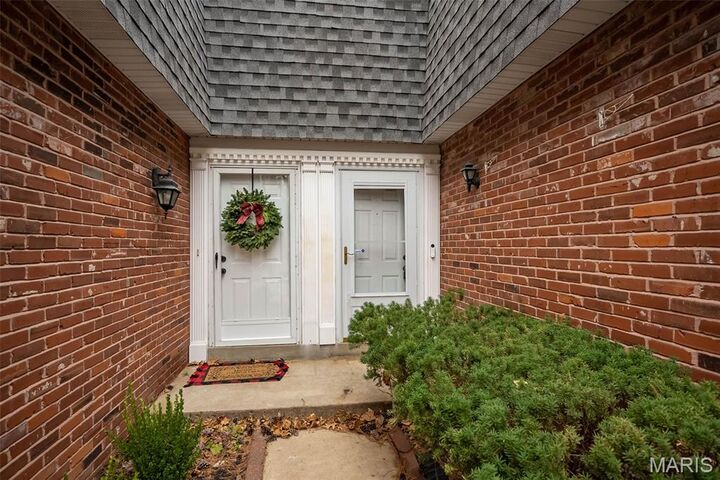 Property Photo: 2168 Bantry Court MO 63017