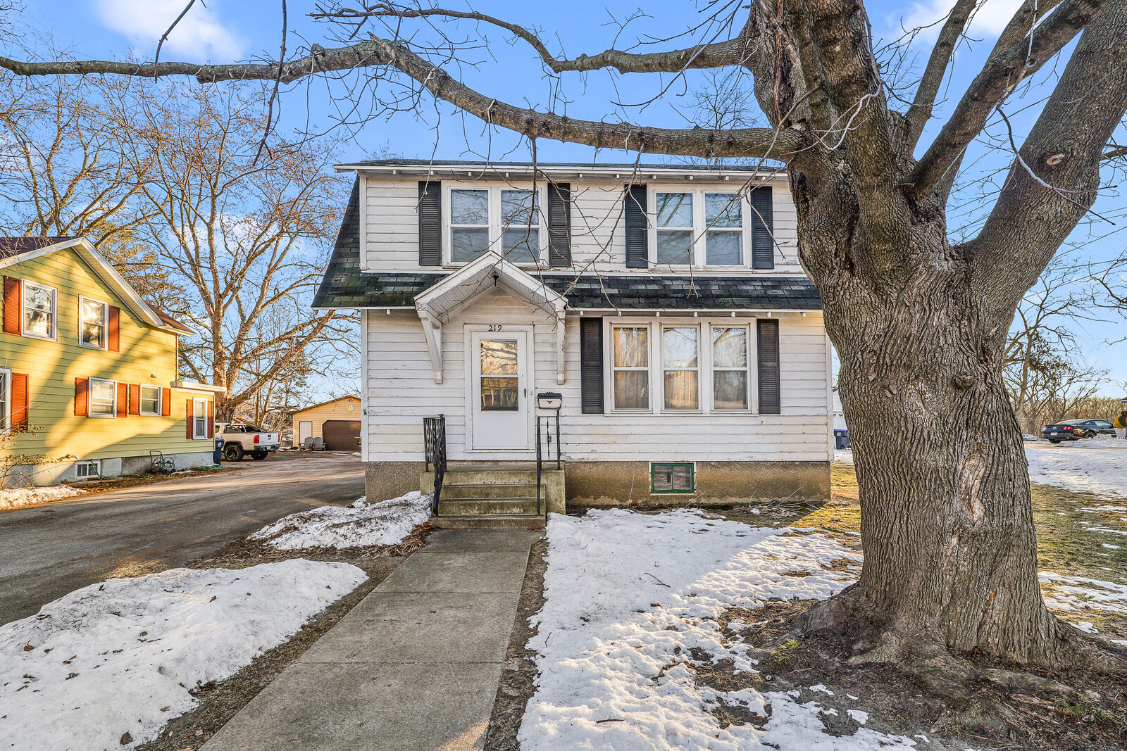 Property Photo:  219 Main St  WI 53032 