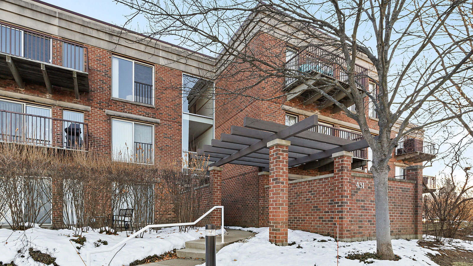 Property Photo:  431 Kelburn Road 313  IL 60015 