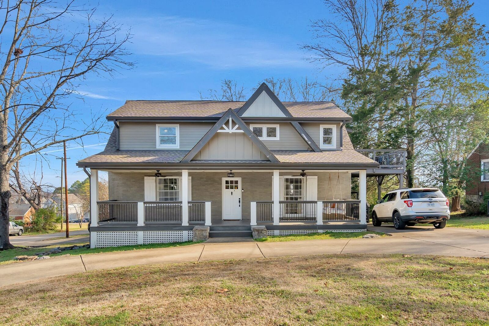 Property Photo:  1711 Sherwood Ln  TN 37216 