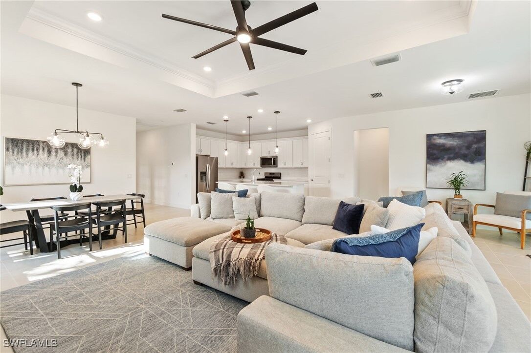 Property Photo: 10494 Ventana Lane FL 34120