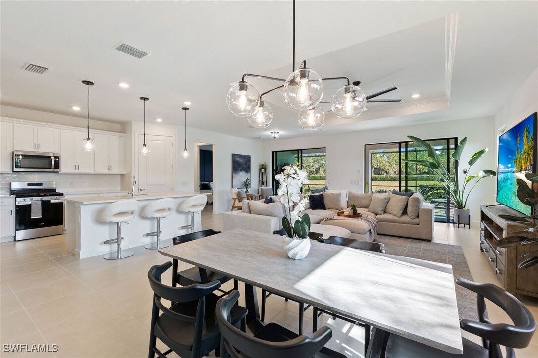 Property Photo:  10494 Ventana Lane  FL 34120 