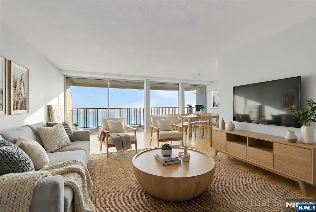 Property Photo:  3 Horizon Road 1002  NJ 07024 