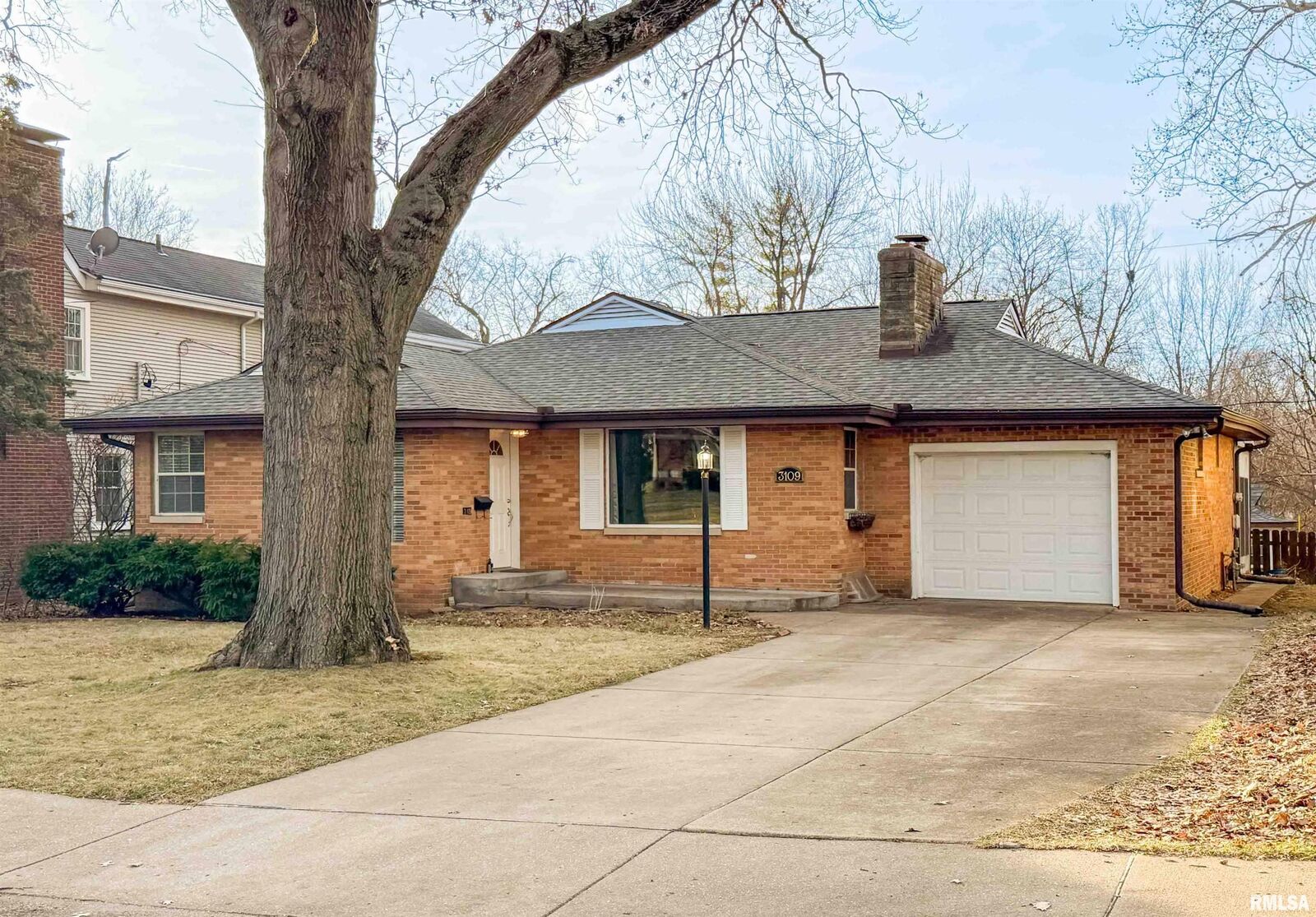 Property Photo: 3109 N Bigelow Street IL 61604