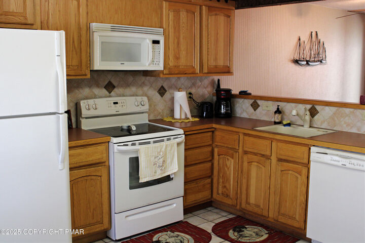 Property Photo: 856 Crest Pines Lane PA 18350