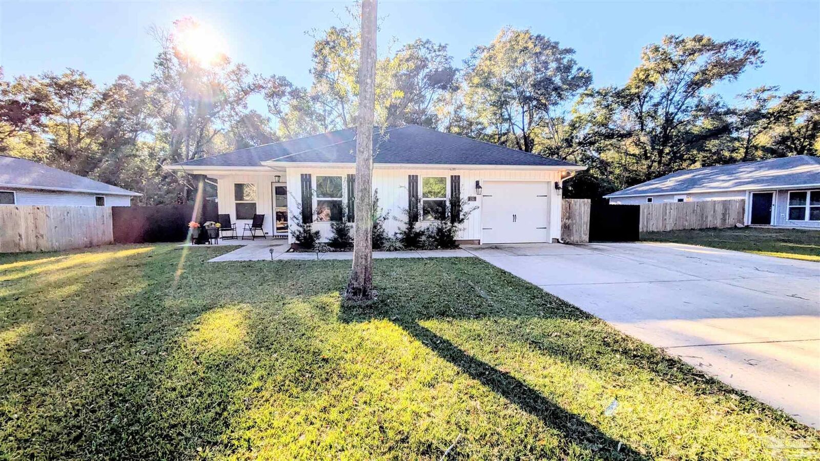 Property Photo:  151 Calvert Oaks Dr  FL 32514 