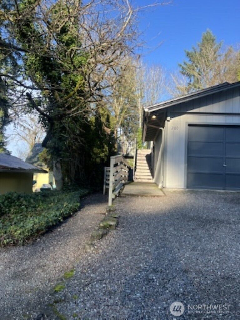 Property Photo:  280 SE Donnelly Lane B  WA 98029 