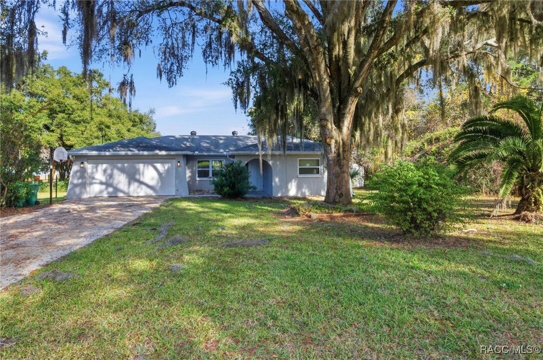 Property Photo:  3871 E Parsons Point Road  FL 34442 