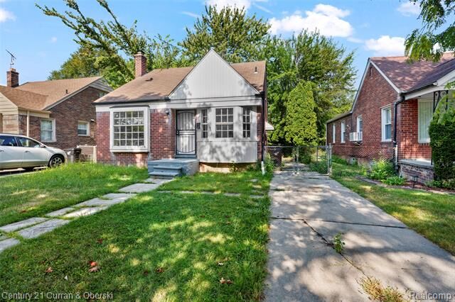 Property Photo:  11035 Worden Street  MI 48224 