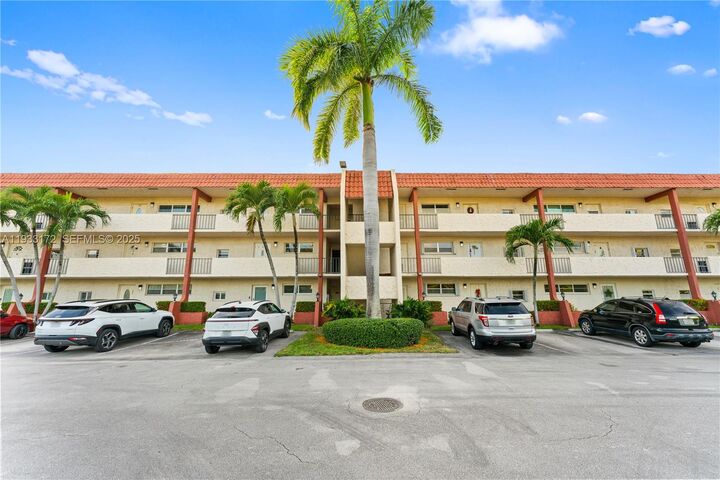 Property Photo: 8901 S Hollybrook Blvd 303 FL 33025