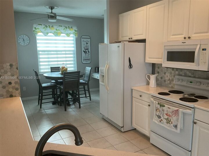 Property Photo:  508 NW Waverly Cir  FL 34983 