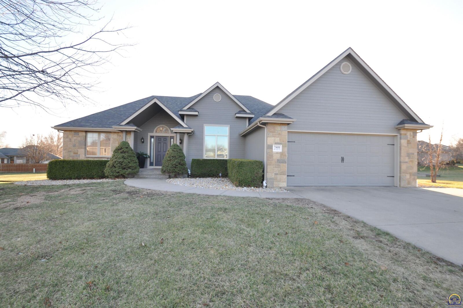 Property Photo:  7809 SW 26th St  KS 66614 
