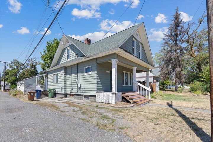 Property Photo:  1919 N Standard St  WA 99207 