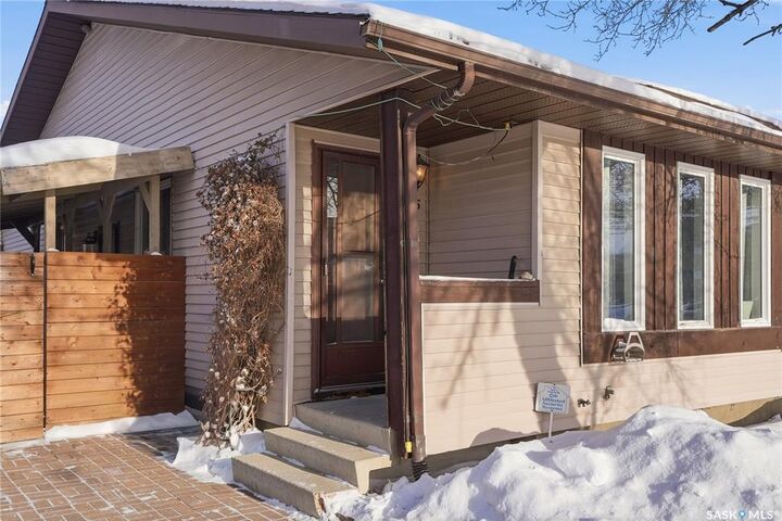 Photo de la propriété: 805 Kingsmere Boulevard SK S7J 4C4