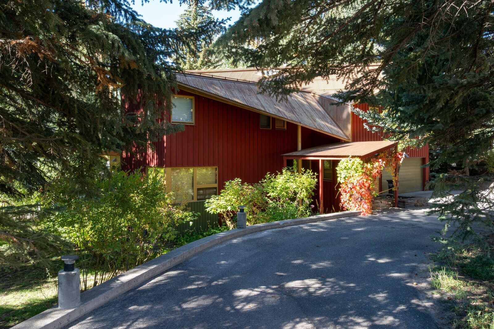 Property Photo:  691 N Walnut Ave  ID 83340 
