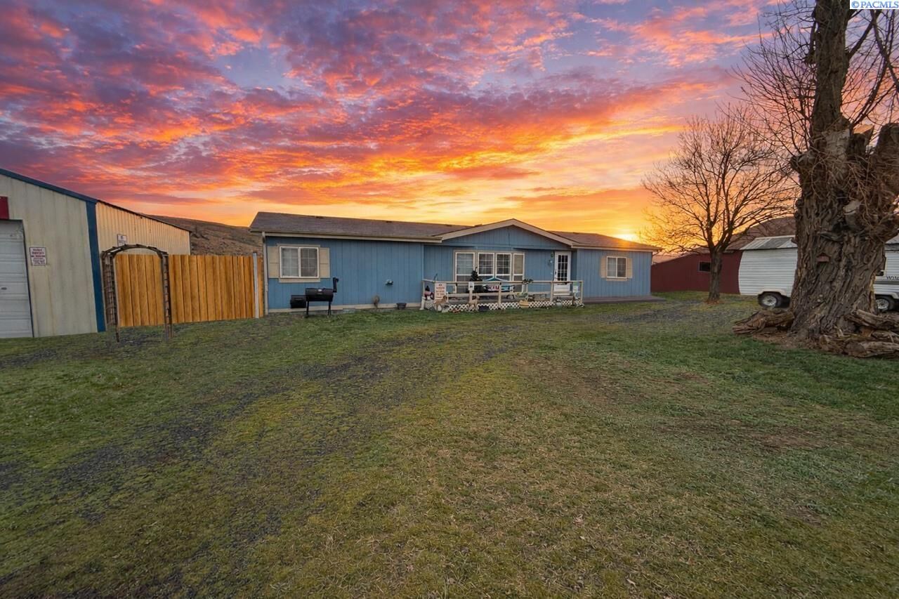 Property Photo:  81 Morrow St  WA 99125 