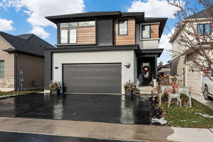Property Photo: 14 Willowbrook Drive ON L3C 0G1