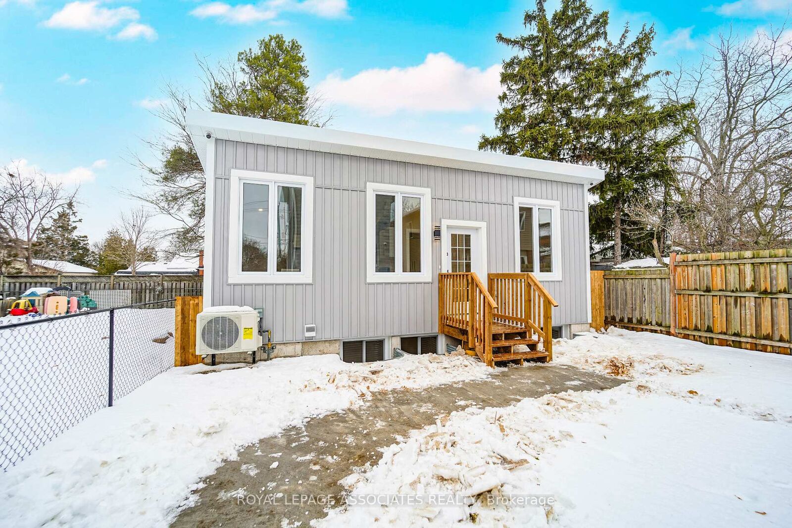 Photo de la propriété:  35 St George Street  ON N3R 1V2 