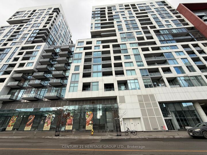 Property Photo:  576 Front Street W 826  ON M5V 0P8 