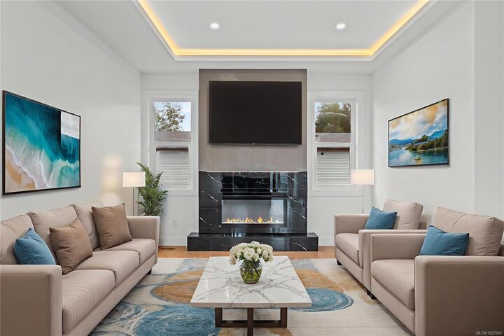 Property Photo:  631 Eighth St  BC V9R 6P1 