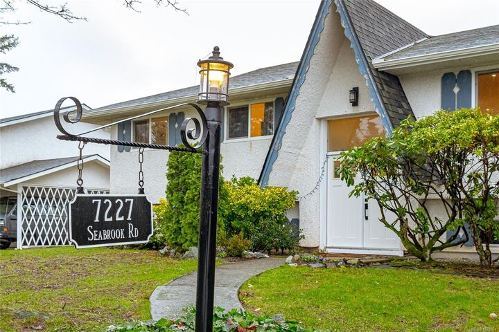 Property Photo:  7227 Seabrook Rd  BC V8M 1M5 