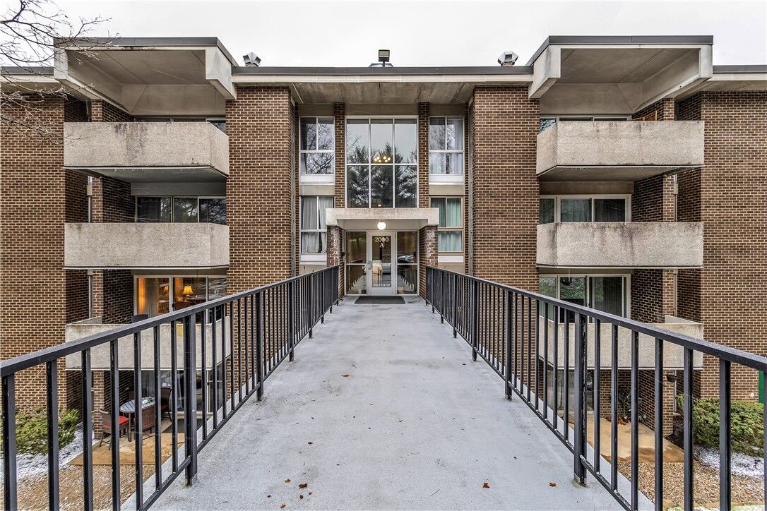 Property Photo:  2401 Charlemagne Cir  PA 15237 