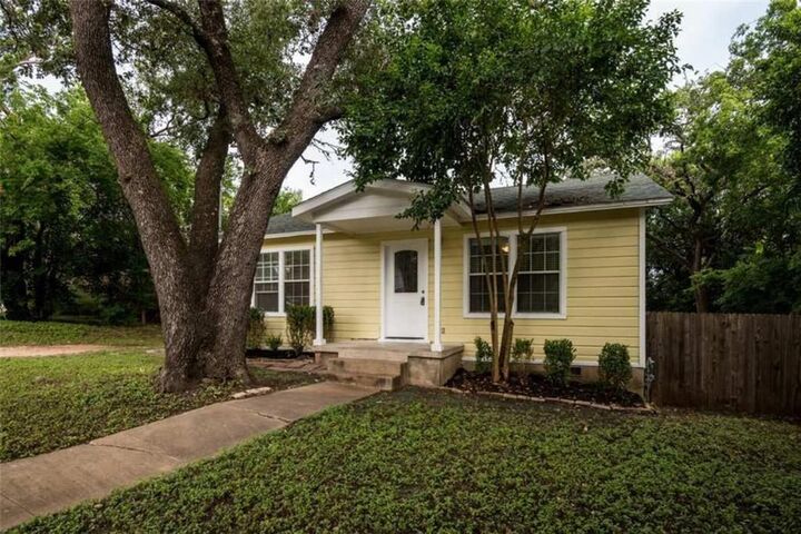 Property Photo:  2802 S 4th Street  TX 78704 