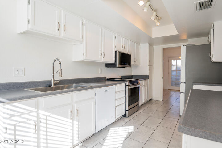 Property Photo: 3072 E Cannon Drive AZ 85028