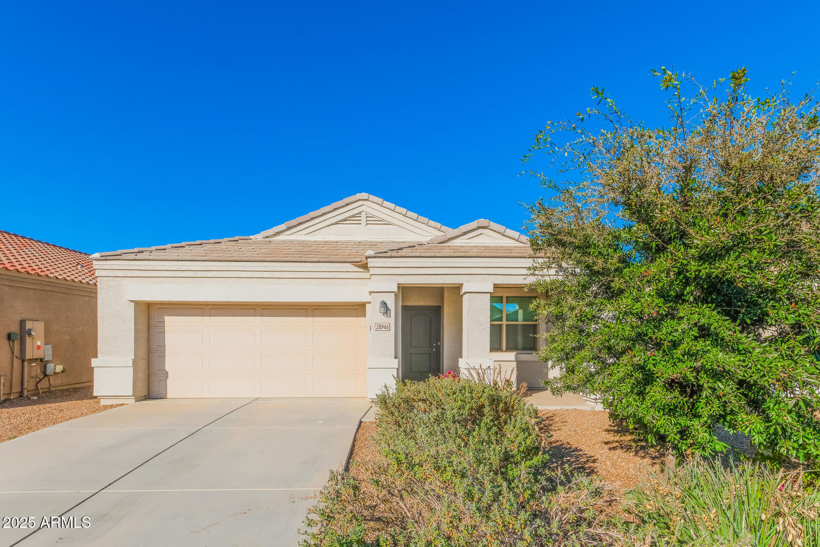 Property Photo:  28946 N Tsavorite Road  AZ 85143 