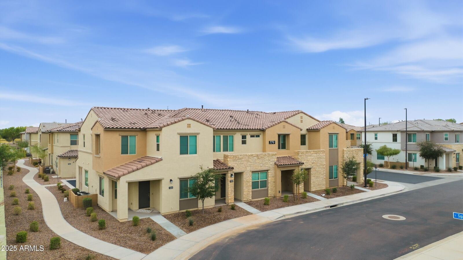 Property Photo:  779 E Doral Avenue 102  AZ 85297 