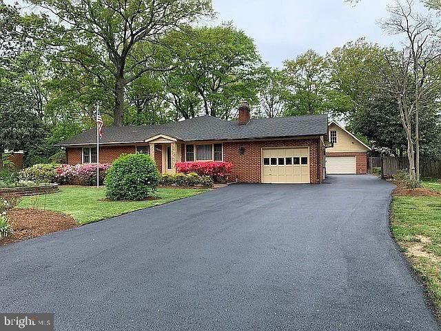 Property Photo:  8712 Lea Lane  VA 22309 