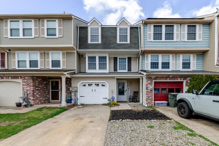 Property Photo:  7 Redwood Court  NJ 08028 