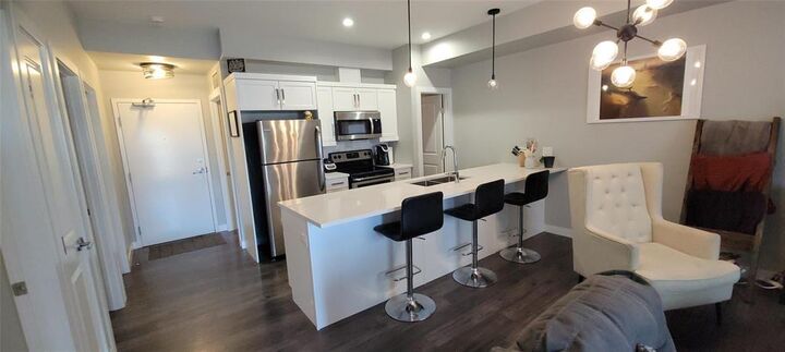 Property Photo: 70 Shady Shores Drive East MB R2J 3T7