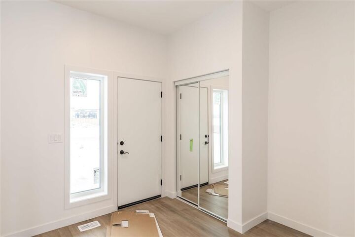 Property Photo:  299 Normandeau Avenue  MB R5H 0C7 