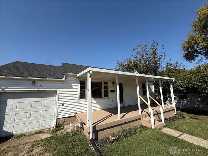 Property Photo: 1033 Victoria OH 45324