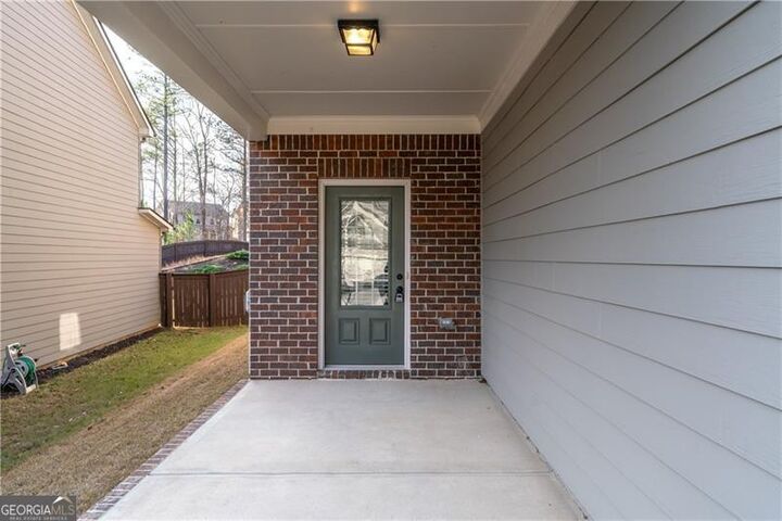 Property Photo:  3244 Hawthorne Path  GA 30517 