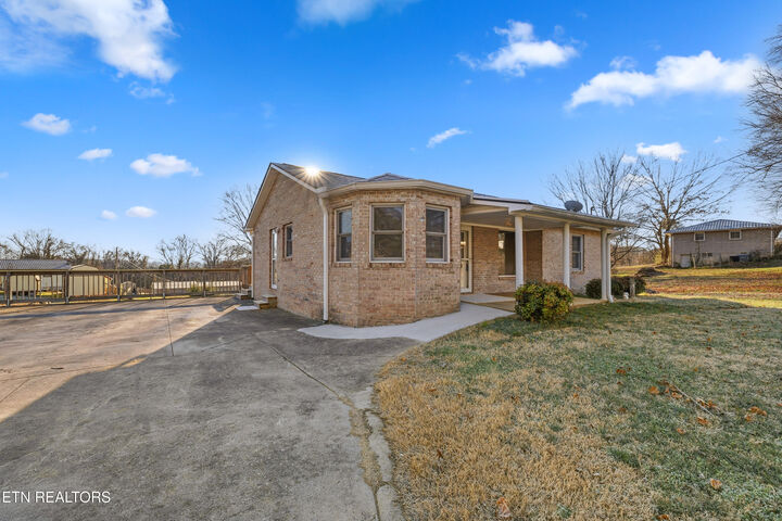 Property Photo:  425 Holbrook Ave  TN 37771 