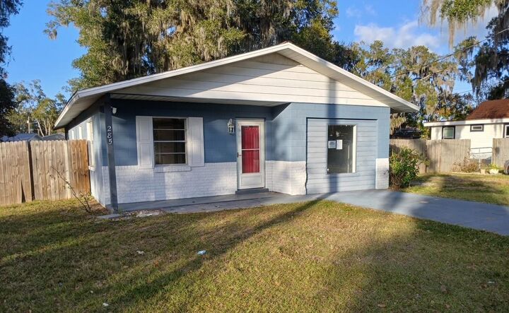 Property Photo:  285 E Lake Street  FL 32784 