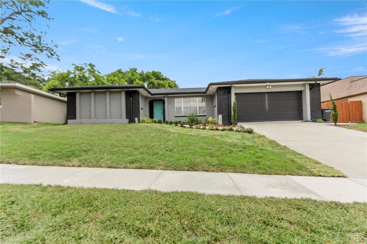 Property Photo:  607 Green Briar Boulevard  FL 32714 