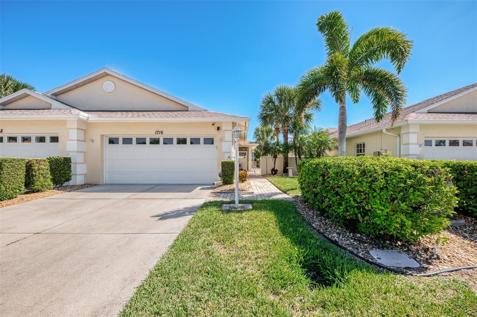 Property Photo:  1716 Fountain View Circle  FL 34292 