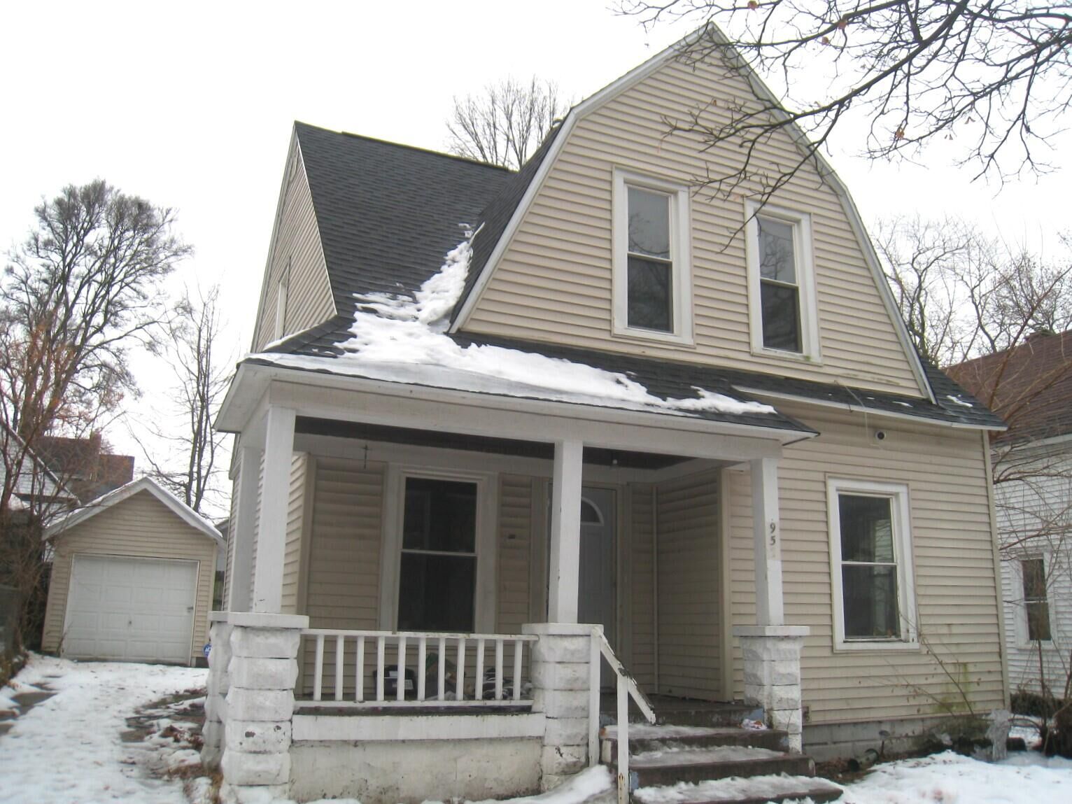 Property Photo:  952 Logan Street SE  MI 49506 