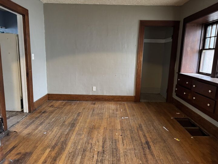 Property Photo:  1522 Robertson Avenue  MI 48915 