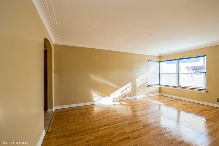 Property Photo:  1906 W 80th Street 1W  IL 60620 