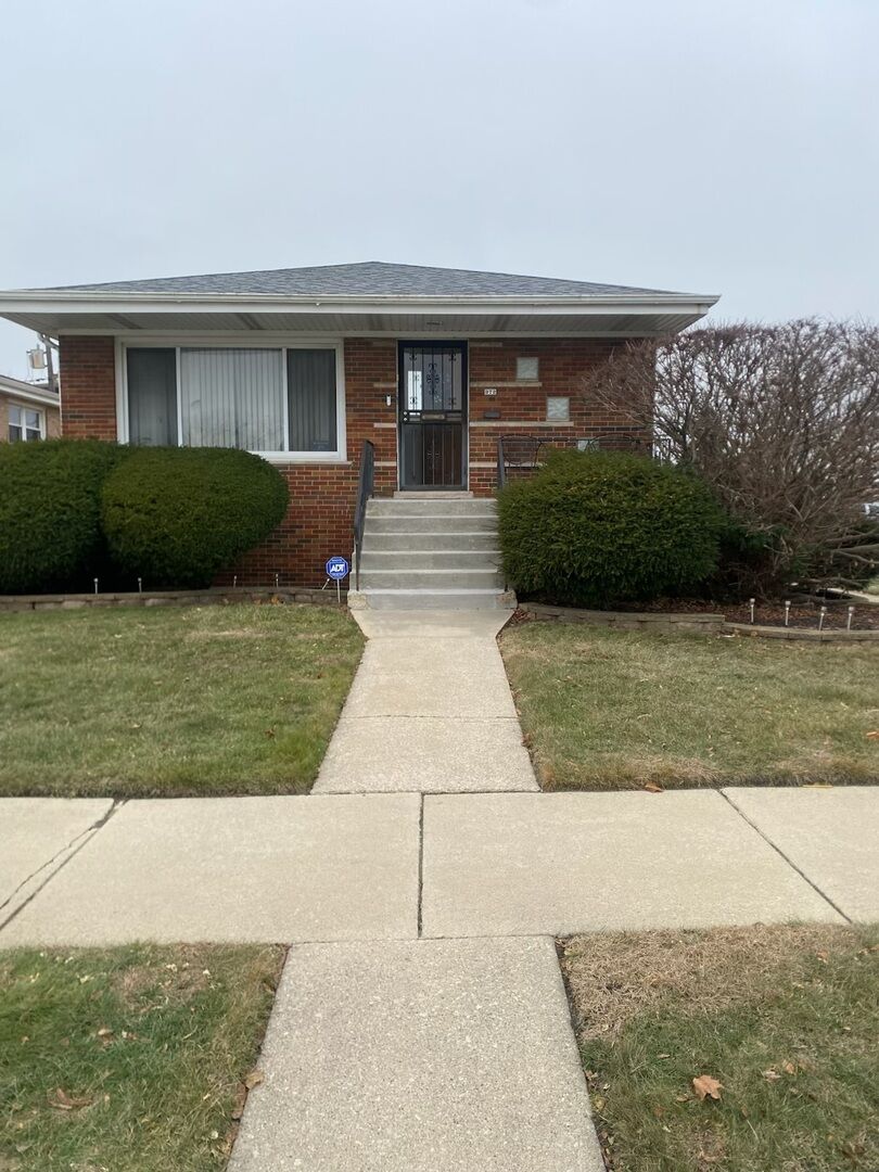 Property Photo: 372 Bensley Avenue IL 60409