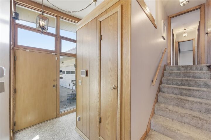 Property Photo:  616 Seneca Drive  IL 60506 