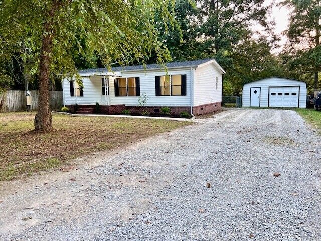 Property Photo:  413 Elm Lane  TN 37018 