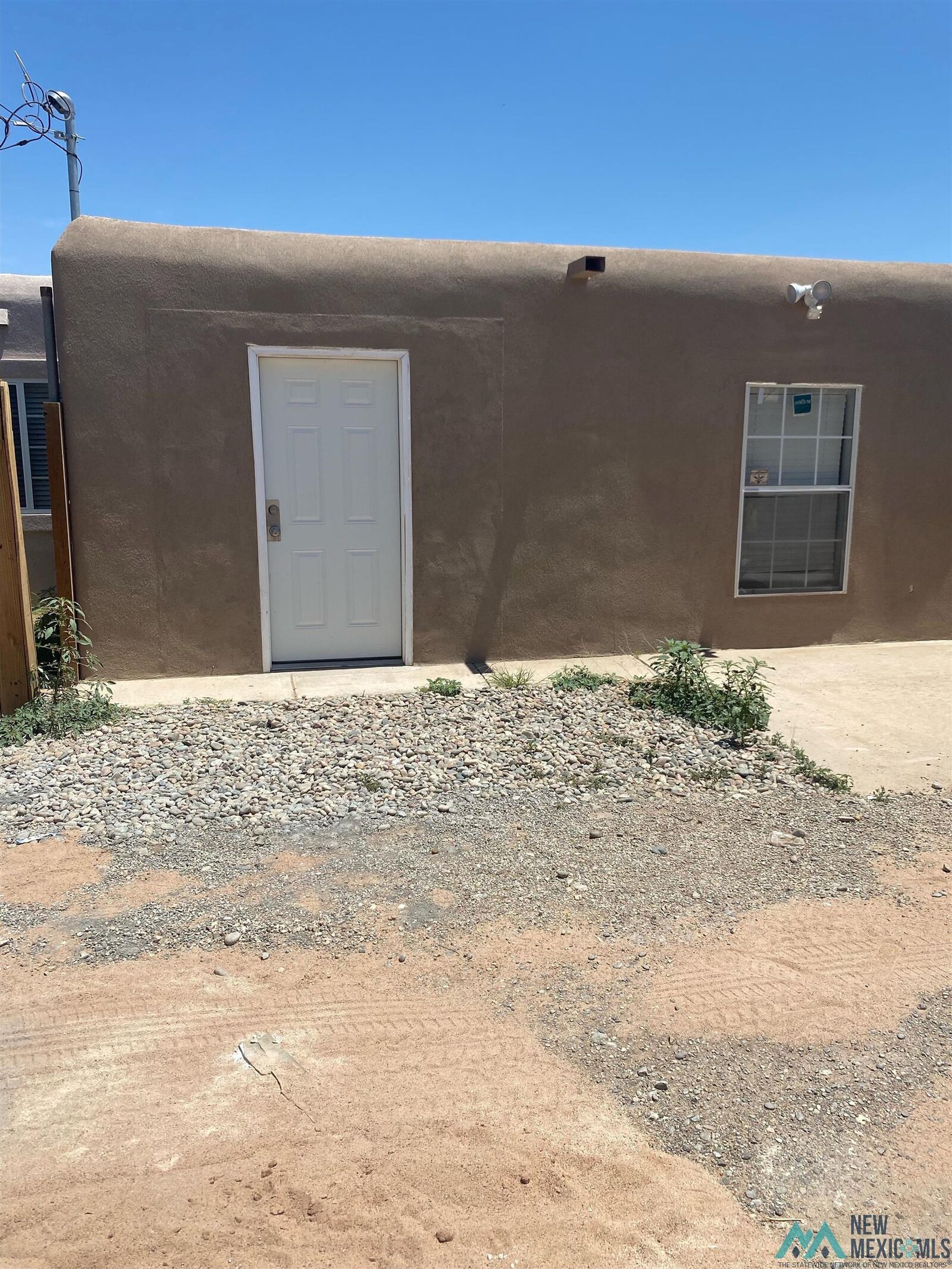 Property Photo:  908.5 Bullock Ct Court  NM 88210 
