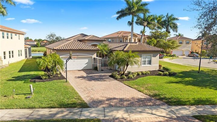 Property Photo: 1730 Sarazen Pl FL 34120