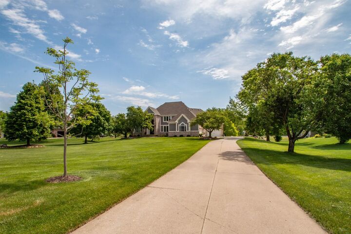 Property Photo: 946 Wynstone Drive SD 57038