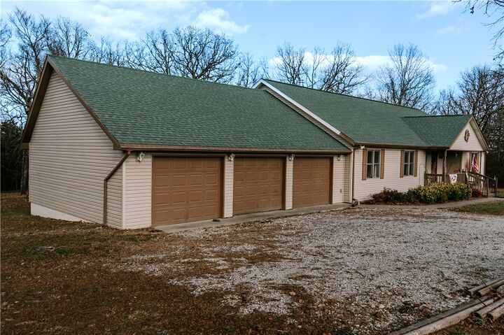 Property Photo:  22637 Stonington Road  AR 72662 